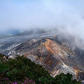 Poás Volcano Sulfur Lake Caldera Costa Rica Trip 2009 68 - stevendepolo