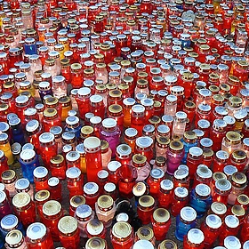 Candles for the deads - still wanderer