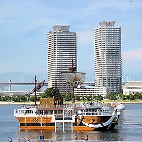 Odaiba - "Going Merry", the boat from One Piece, in Tokyo Bay - Stéfan