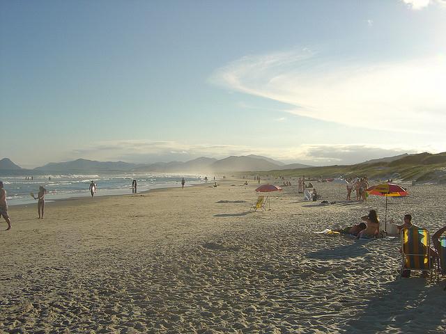 Mike Vondran at Praia Juaquina, Florianopolis, Brazil, December 20 2008.